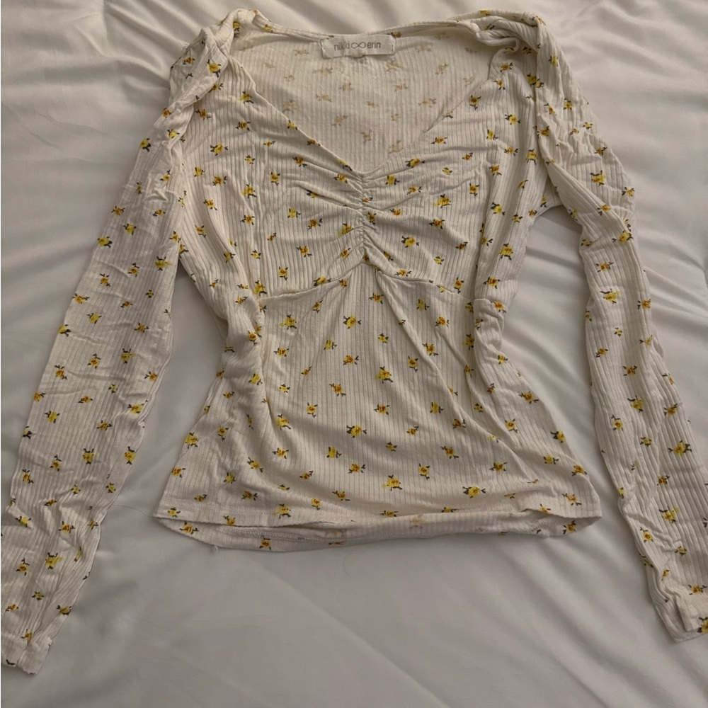 Chic White Floral Long Sleeve Top